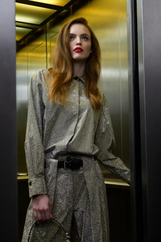 editorial-silver-elevator-look