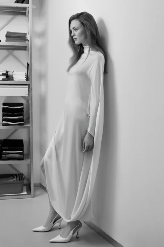 editorial-stella-mccartney-white-dress-monochrome
